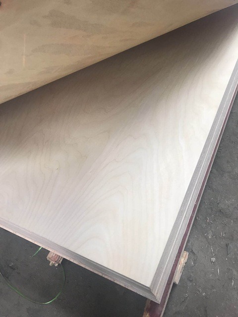 China Supplies High Quality Finger Joint Core Shuttering Film Faced Poplar Plywood for Building Formwork